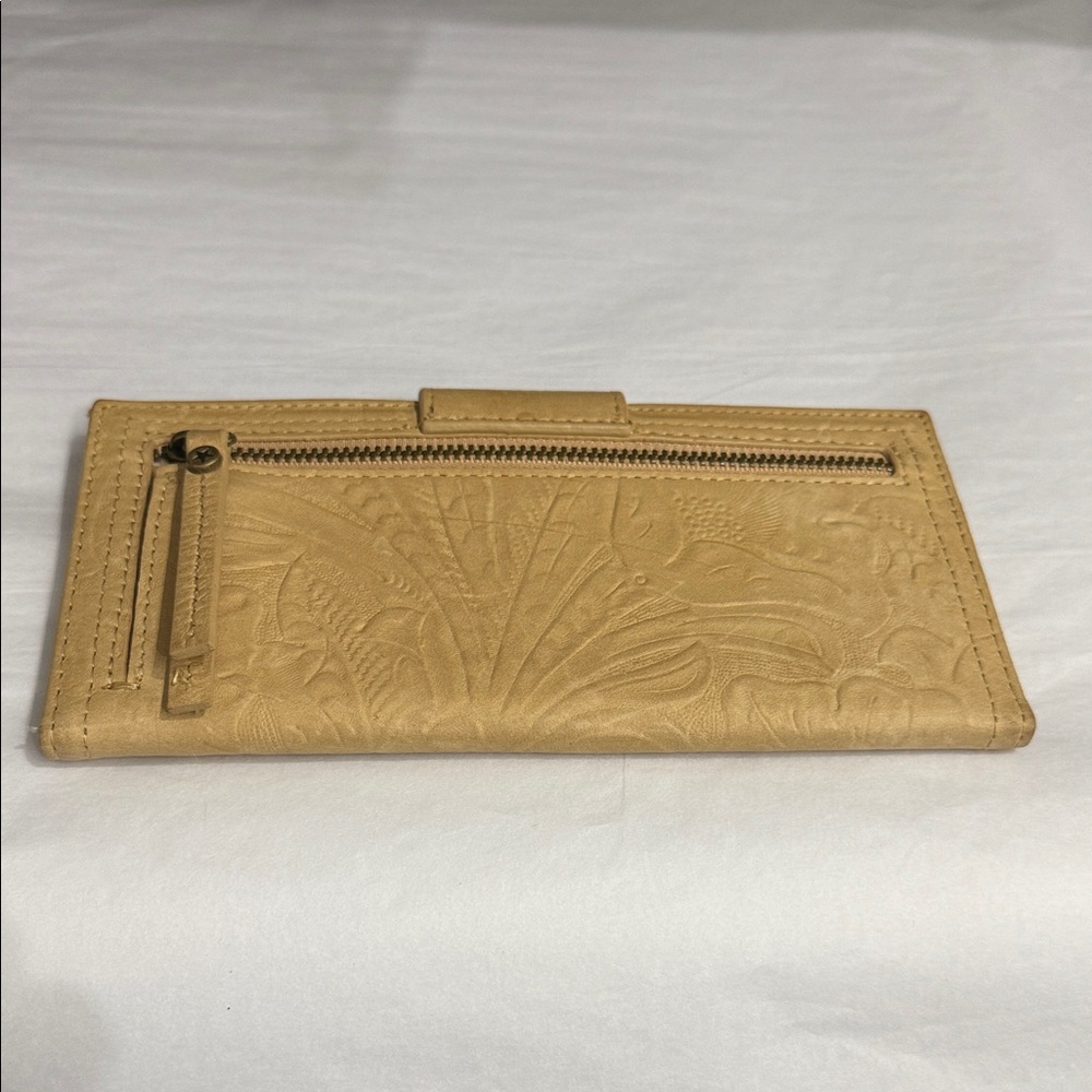 American Leather Co. Elegant Tan Women's Wallet - Picture 2 of 7
